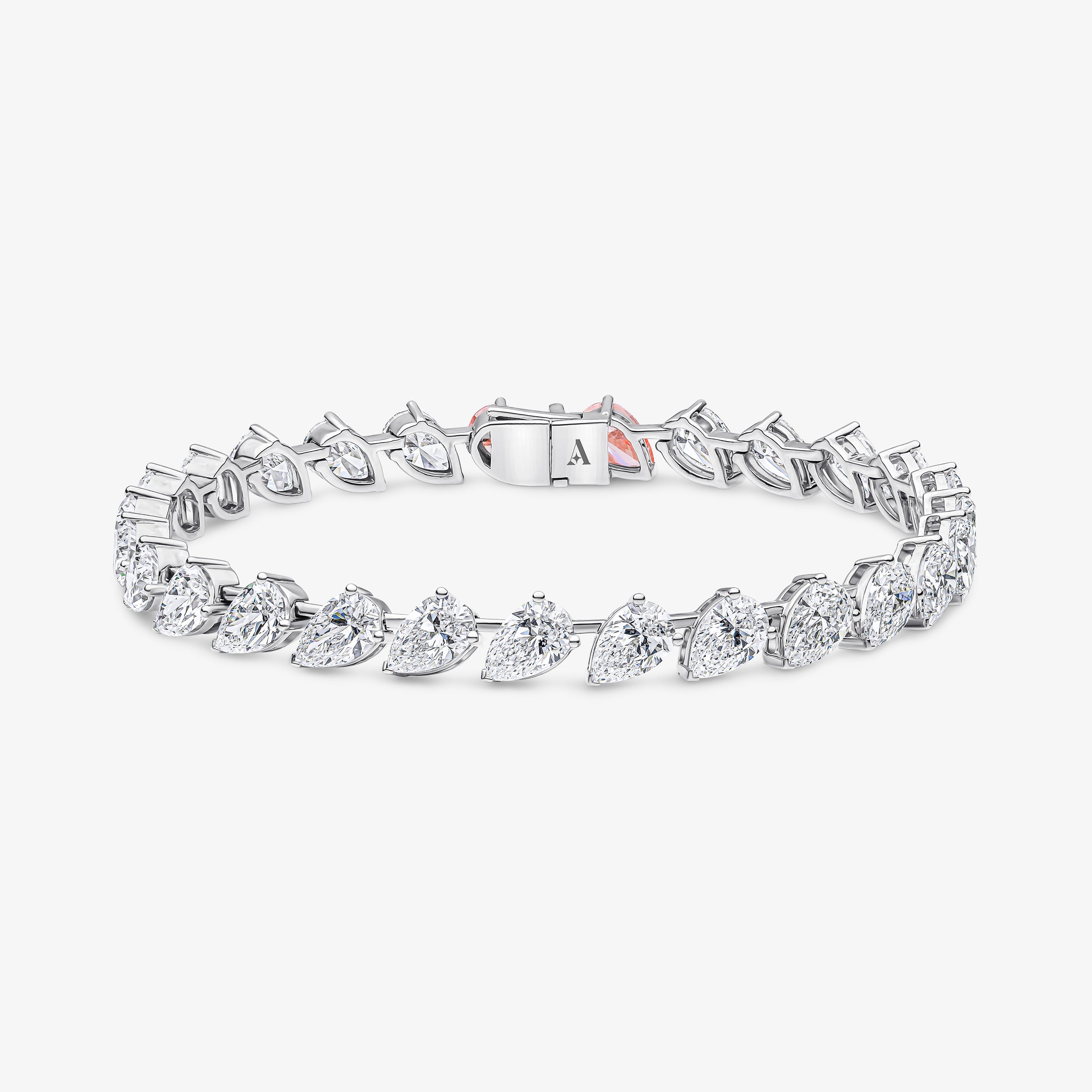 Bracelet de tennis poire diamant rose