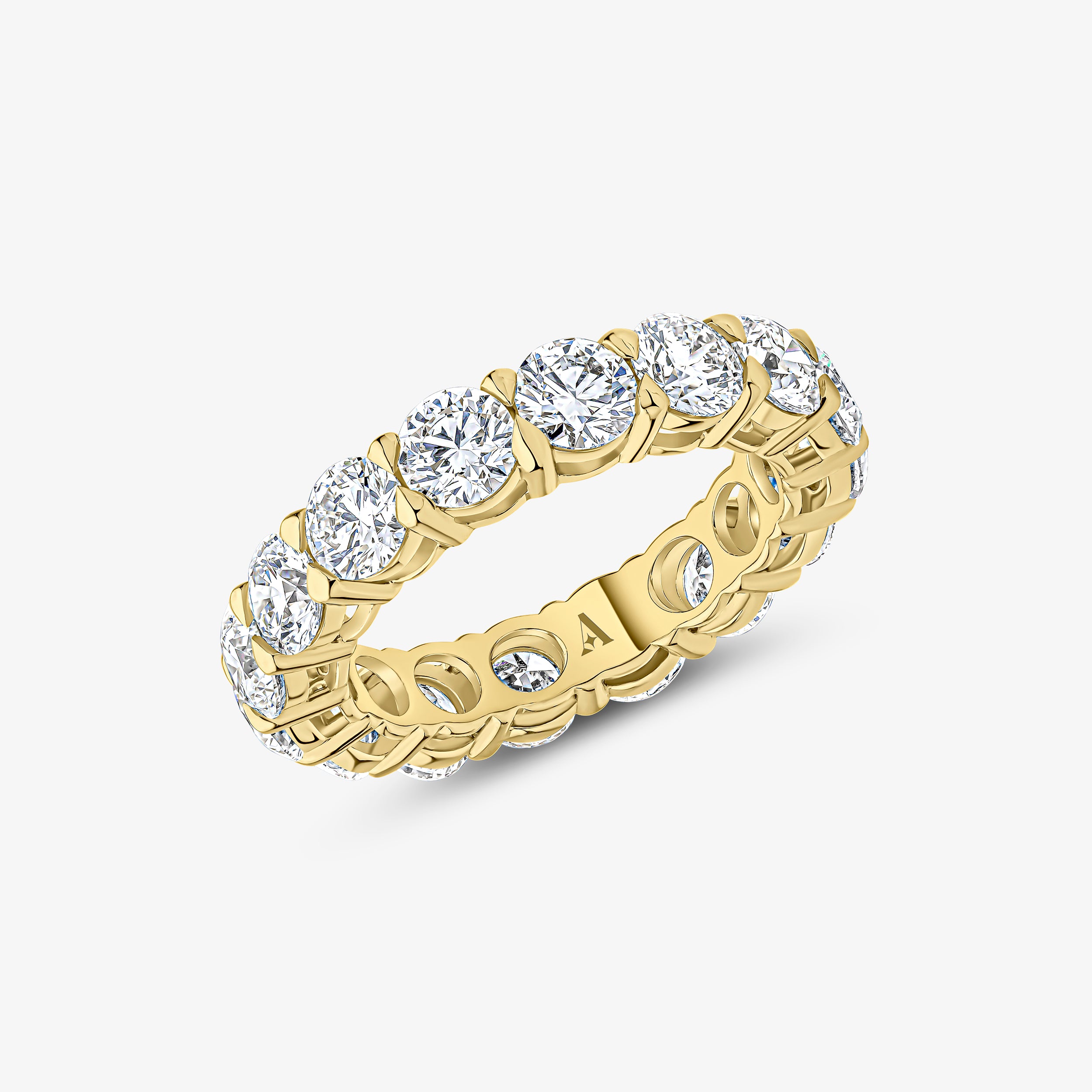 Bague éternité à diamant rond taille brillant
