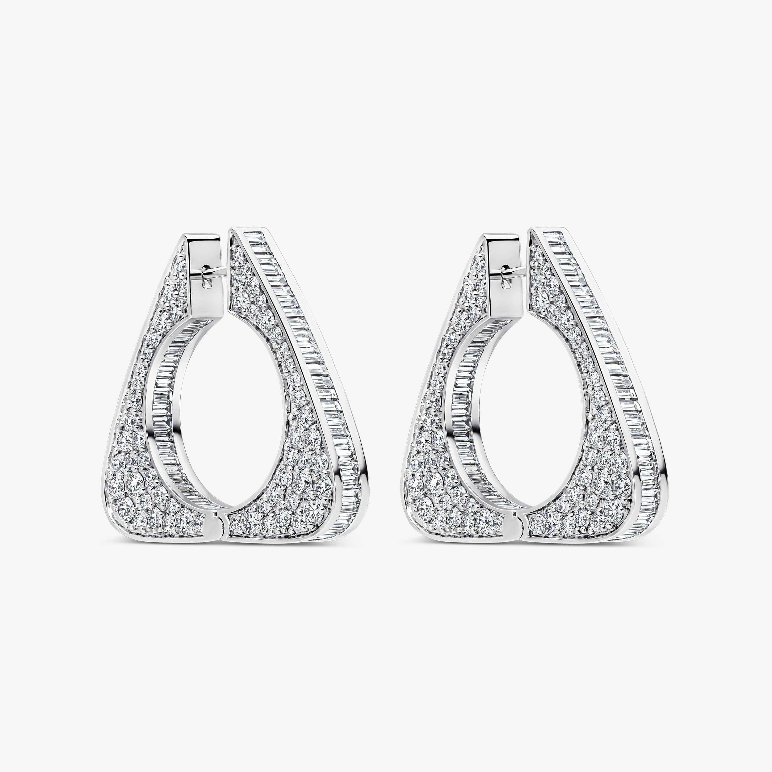 Petites boucles d'oreilles baguette triangle