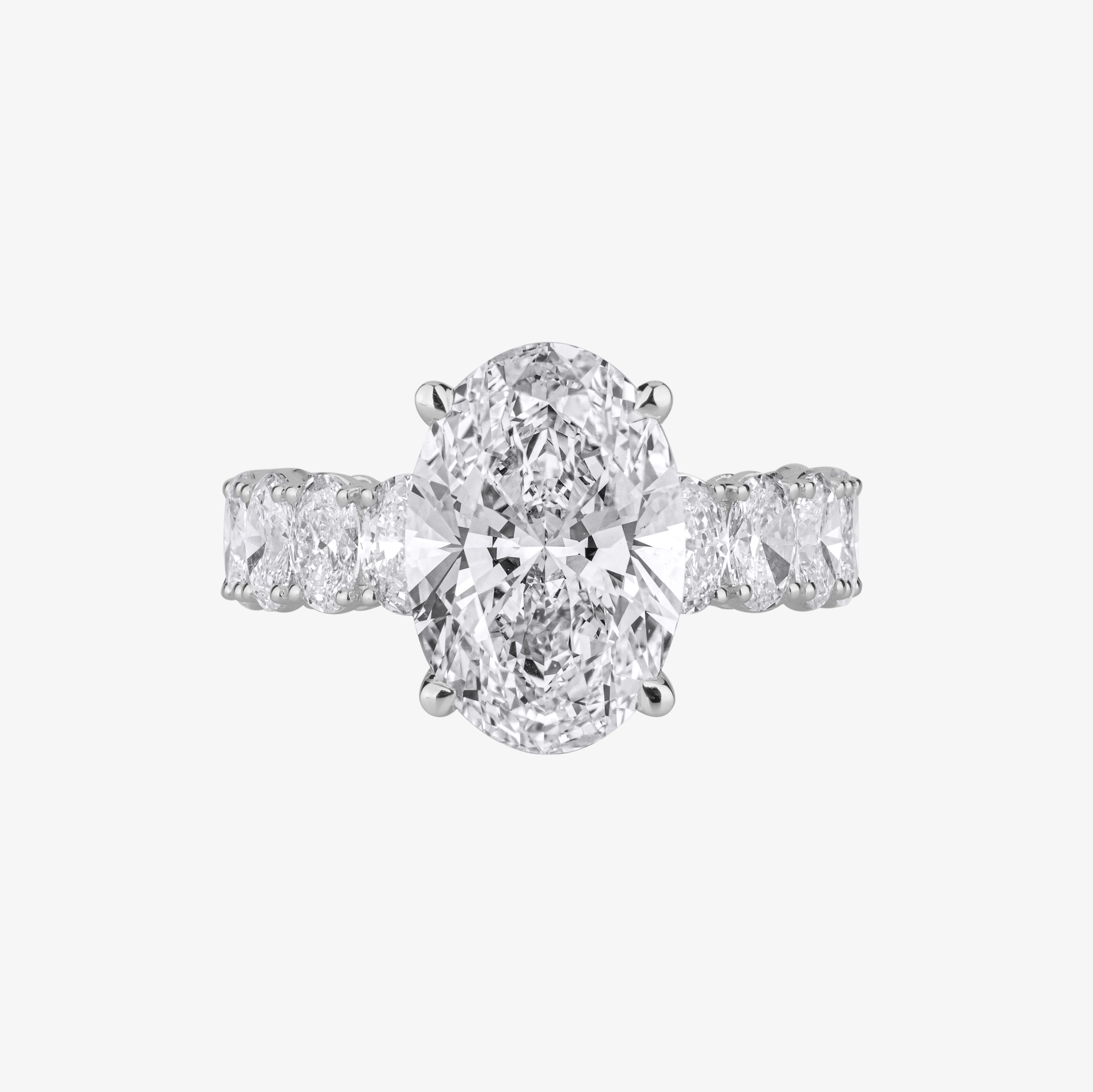 Oval Cut Diamond Engagement Ring