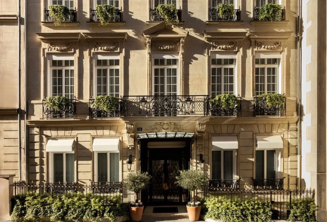 The Astrea London salon at Maison Bauchart, Paris